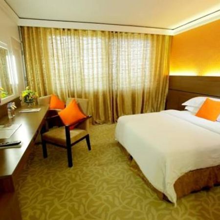 Davao City The Royal Mandaya Hotel מראה חיצוני תמונה