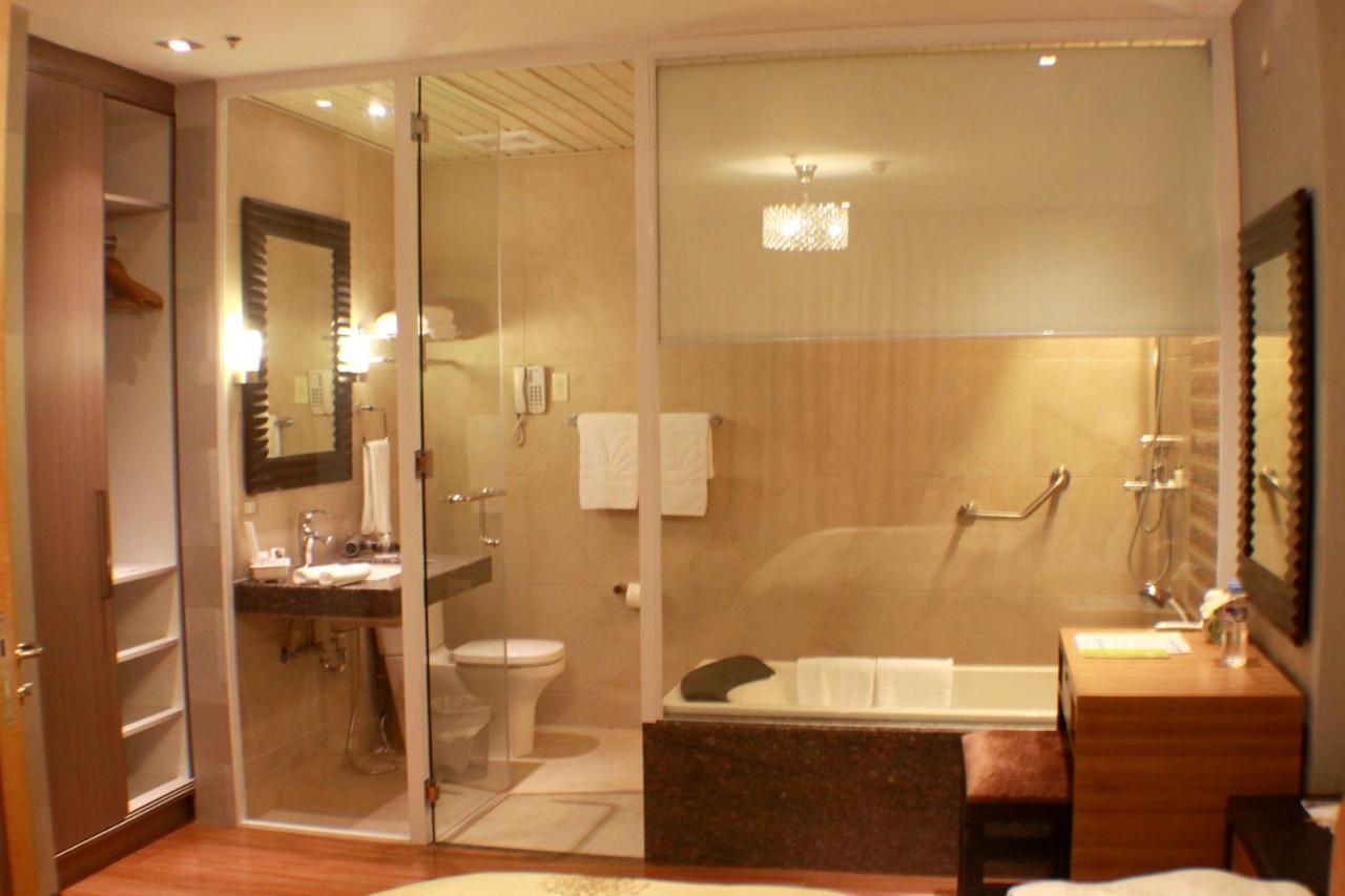 Davao City The Royal Mandaya Hotel מראה חיצוני תמונה