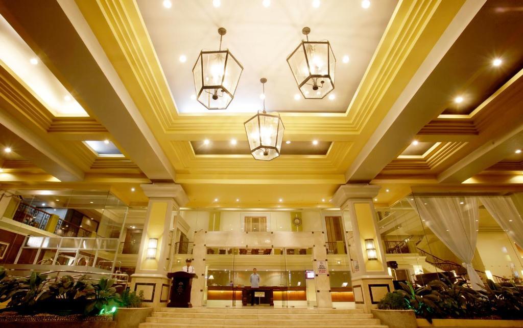 Davao City The Royal Mandaya Hotel מראה חיצוני תמונה